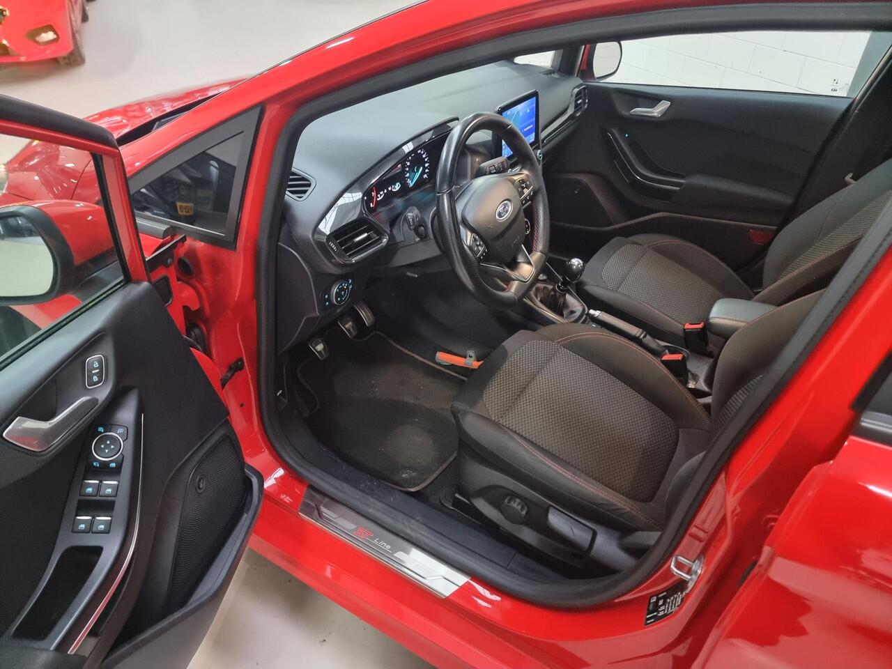 Ford FIESTA 1.0 EcoBoost Hybrid ST-Line X Navigatiesysteem | Parkeersensoren | Airconditioning (automatisch) | Cruise control