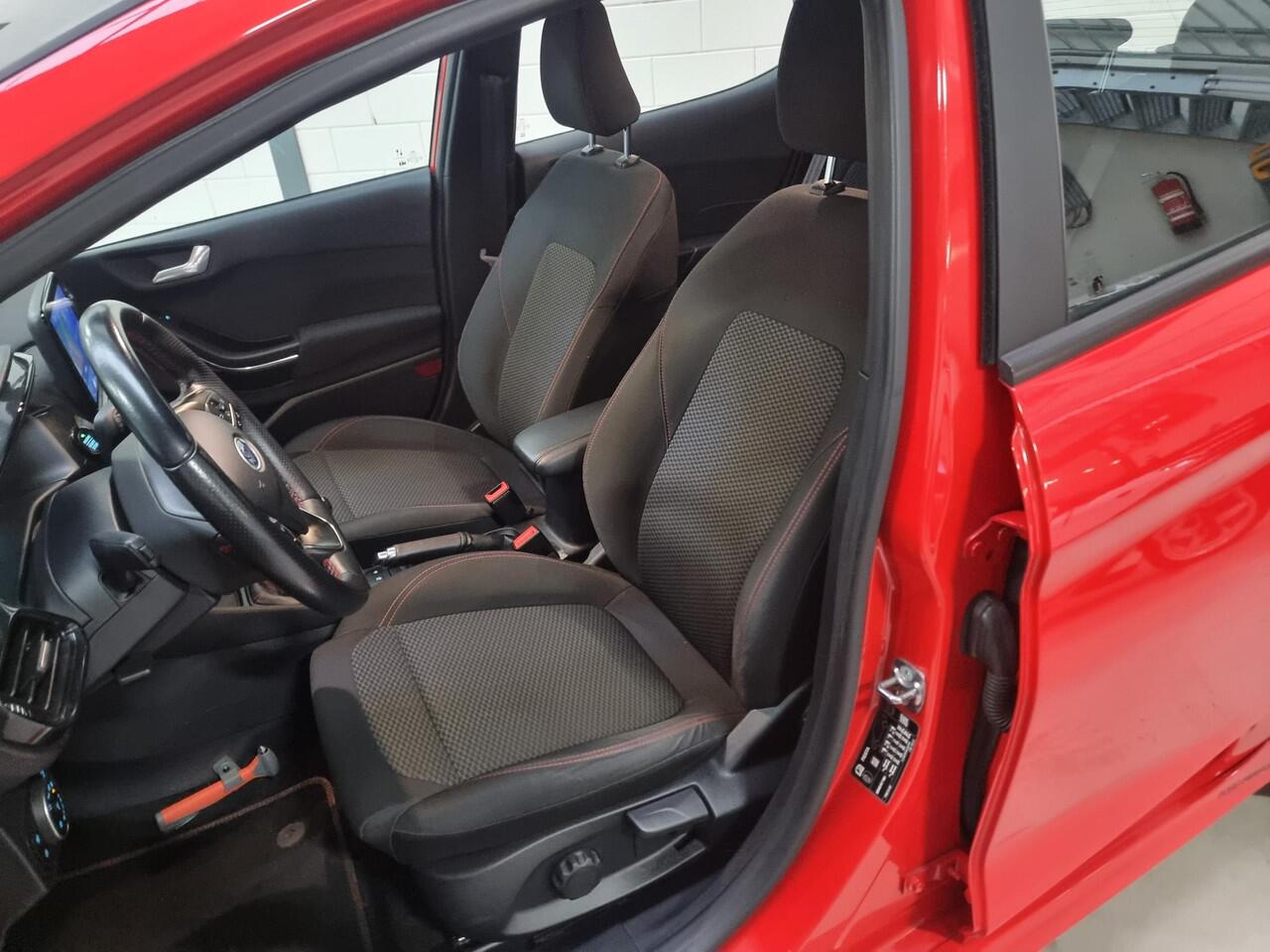 Ford FIESTA 1.0 EcoBoost Hybrid ST-Line X Navigatiesysteem | Parkeersensoren | Airconditioning (automatisch) | Cruise control