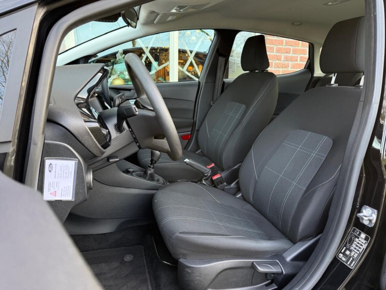 Ford FIESTA 1.0 EcoB. Connected RIJKLAAR / INCL GARANTIE / NAVI / CRUISE / A