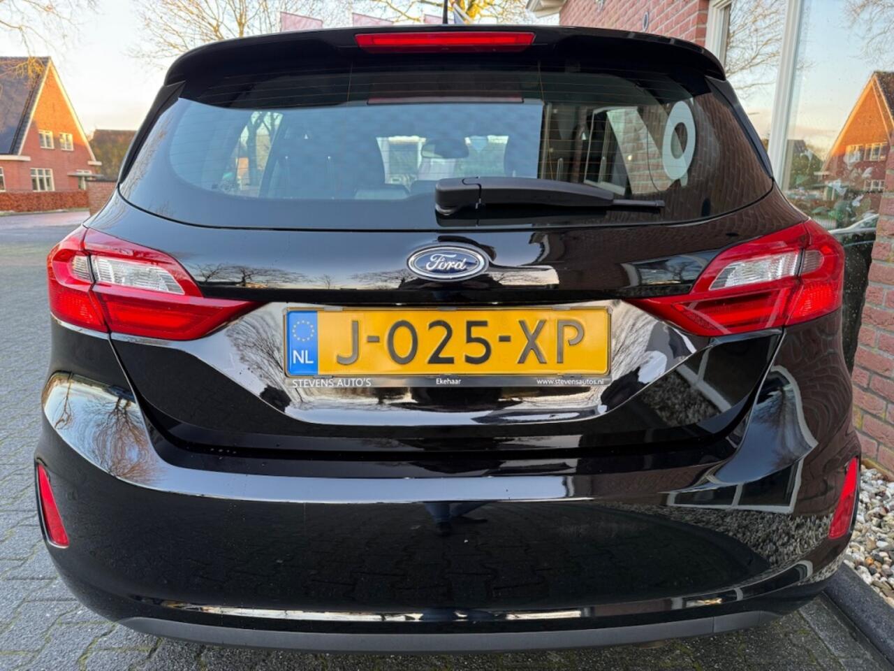 Ford FIESTA 1.0 EcoB. Connected RIJKLAAR / INCL GARANTIE / NAVI / CRUISE / A