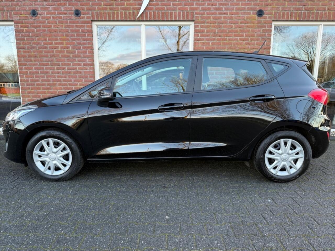 Ford FIESTA 1.0 EcoB. Connected RIJKLAAR / INCL GARANTIE / NAVI / CRUISE / A
