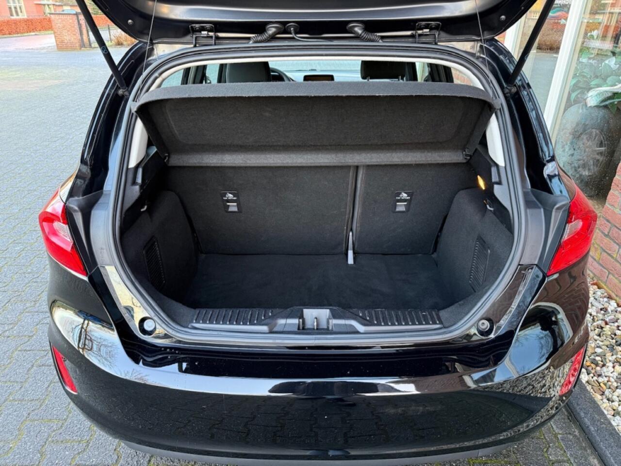 Ford FIESTA 1.0 EcoB. Connected RIJKLAAR / INCL GARANTIE / NAVI / CRUISE / A