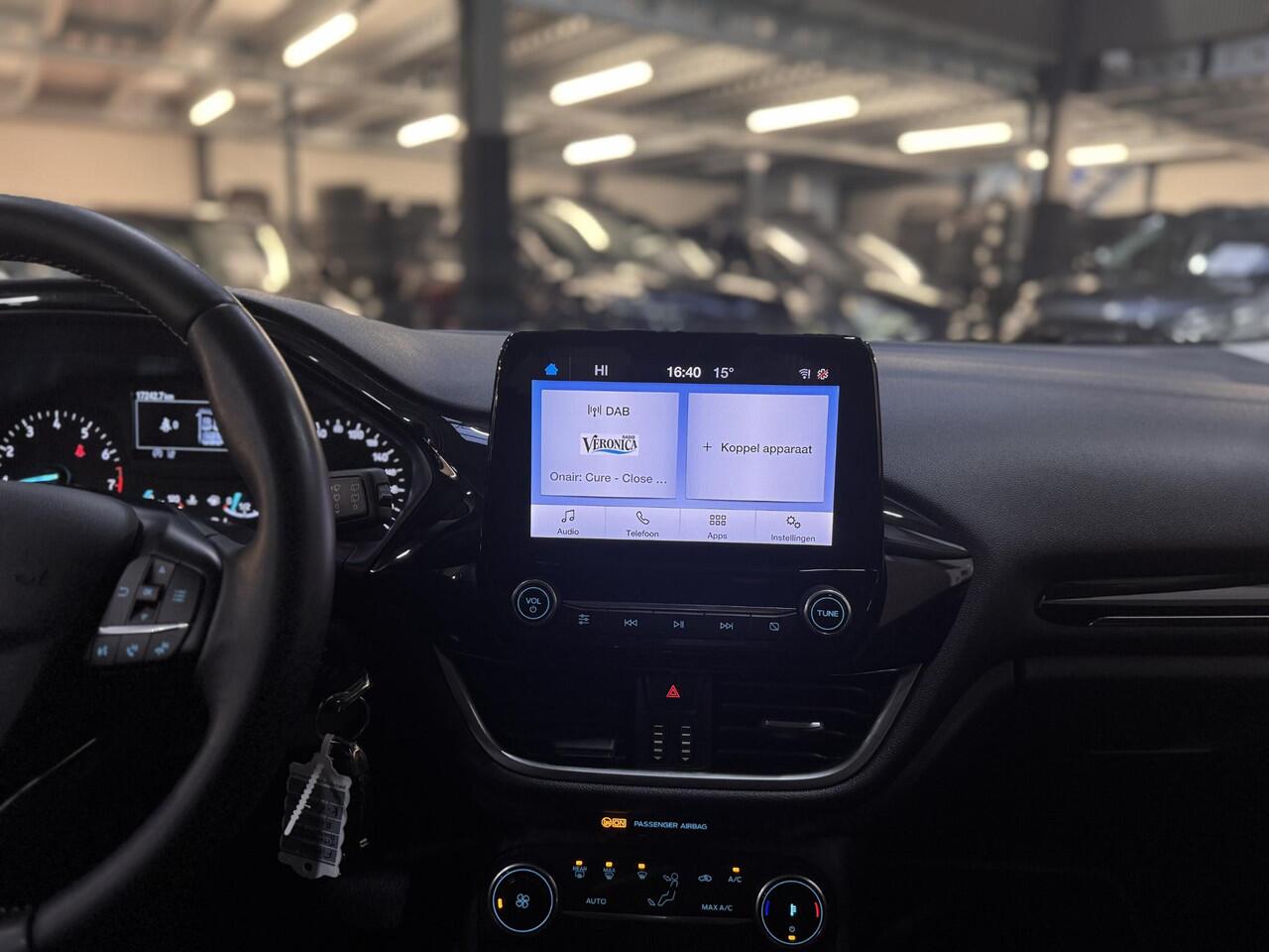 Ford FIESTA 125pk EcoBoost Titanium Automaat Climat Cruise Parkeersensoren 17.000km Dealeronderhouden