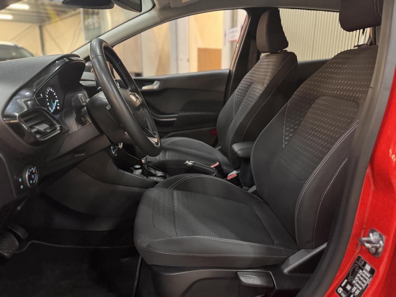 Ford FIESTA 125pk EcoBoost Titanium Automaat Climat Cruise Parkeersensoren 17.000km Dealeronderhouden