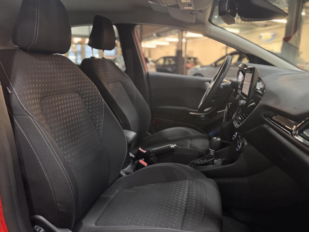 Ford FIESTA 125pk EcoBoost Titanium Automaat Climat Cruise Parkeersensoren 17.000km Dealeronderhouden