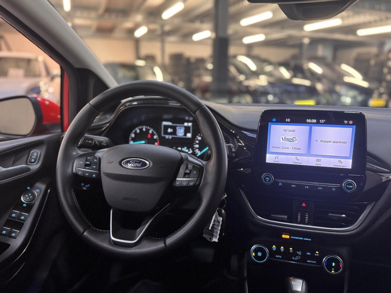 Ford FIESTA 125pk EcoBoost Titanium Automaat Climat Cruise Parkeersensoren 17.000km Dealeronderhouden