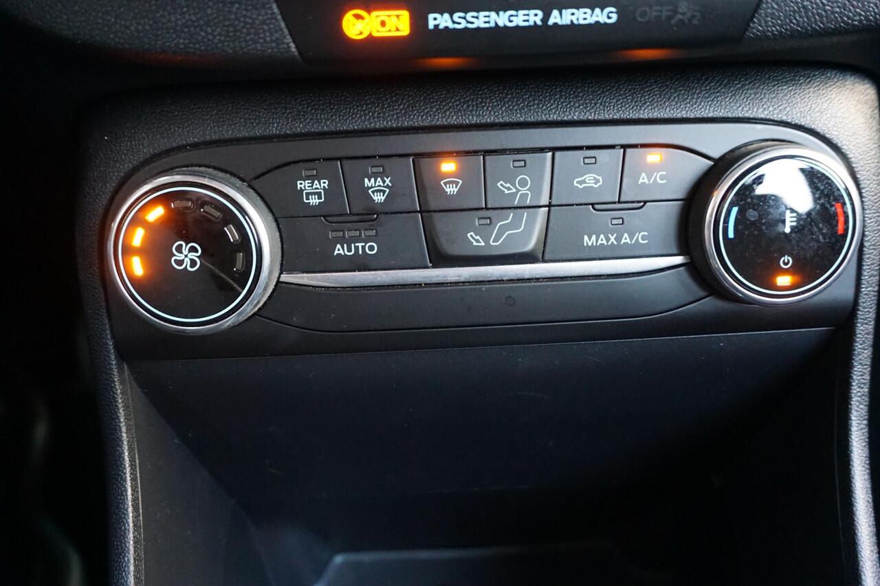 Ford FIESTA 1.0 EcoB.95PK Titanium Navigatie via AppleCarplay/ Parkeersensoren/December 2020.