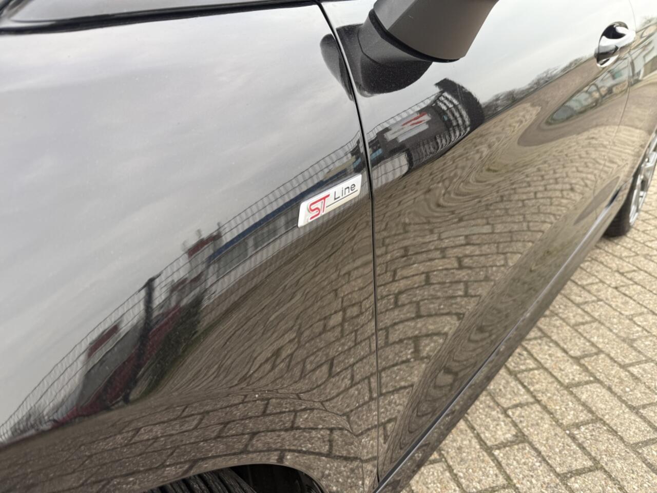 Ford FIESTA 1.0 EcoBoost Hybride ST-line X