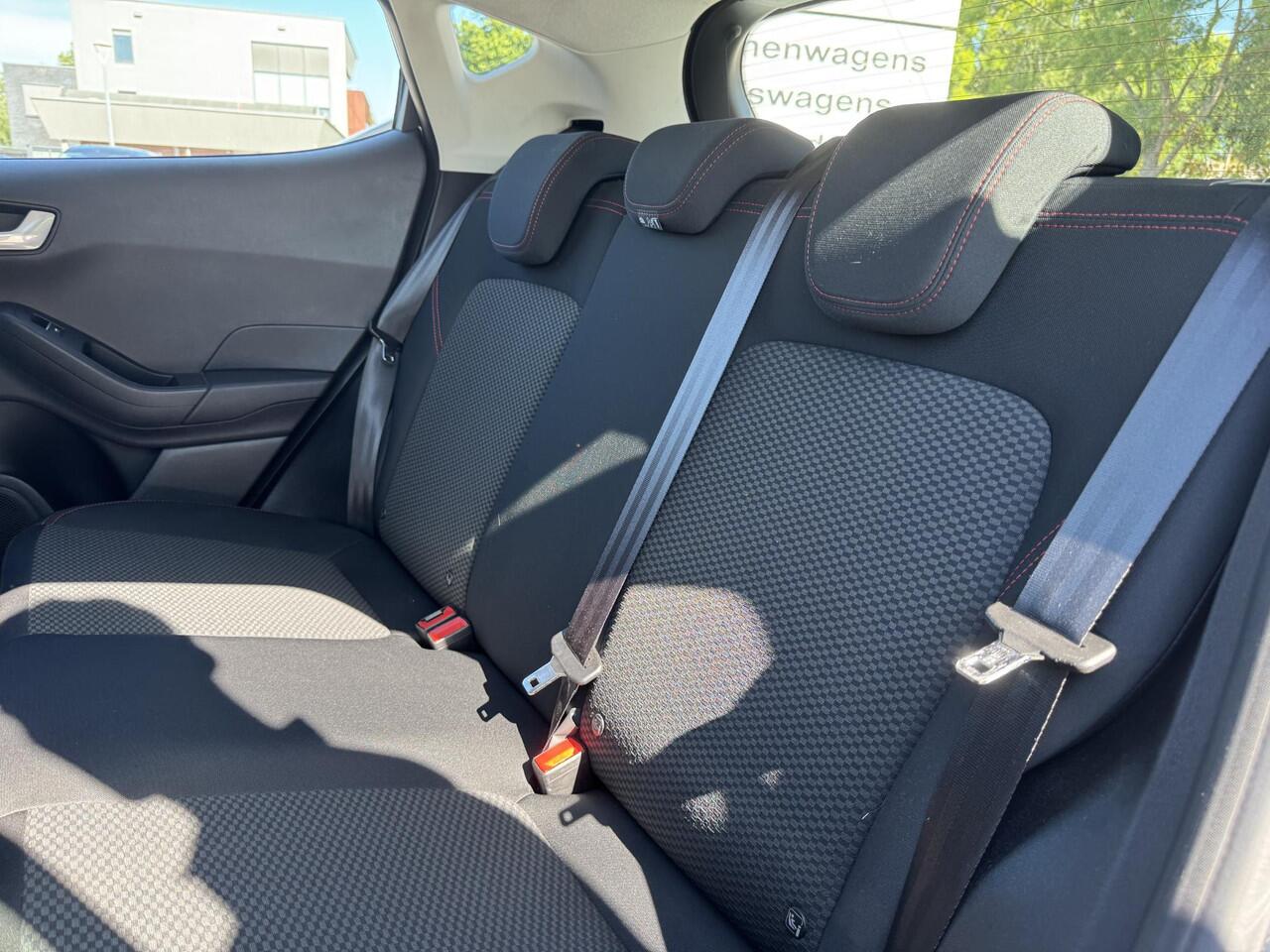 Ford FIESTA 1.0 EcoBoost ST-Line 100pk Automaat | Cruise control | Apple Carplay / Android Auto | Parkeersensoren achter | 17 inch lichtmetaal