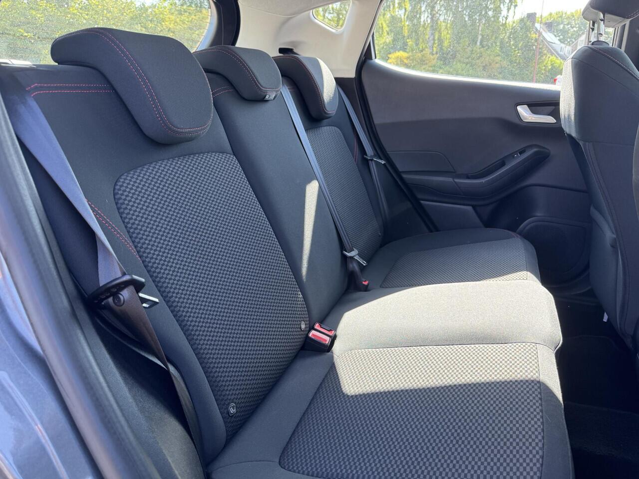 Ford FIESTA 1.0 EcoBoost ST-Line 100pk Automaat | Cruise control | Apple Carplay / Android Auto | Parkeersensoren achter | 17 inch lichtmetaal