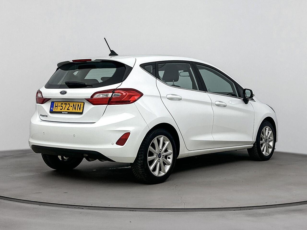 Ford FIESTA 1.0 EcoBoost Titanium 95PK | Navigatie | Stoel,- Stuur en Voorruitverwarming | Climate Control | Lichtmetalen Velgen | Parkeersensoren | Apple CarPlay & Android Auto