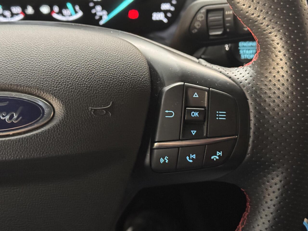 Ford FIESTA 1.0 EcoBoost ST-Line Climat Cruise Trekhaak Apple Carplay Privacy Glass Dealeronderhouden 1e eigenaar