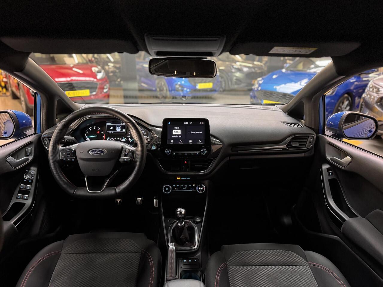 Ford FIESTA 1.0 EcoBoost ST-Line Climat Cruise Trekhaak Apple Carplay Privacy Glass Dealeronderhouden 1e eigenaar
