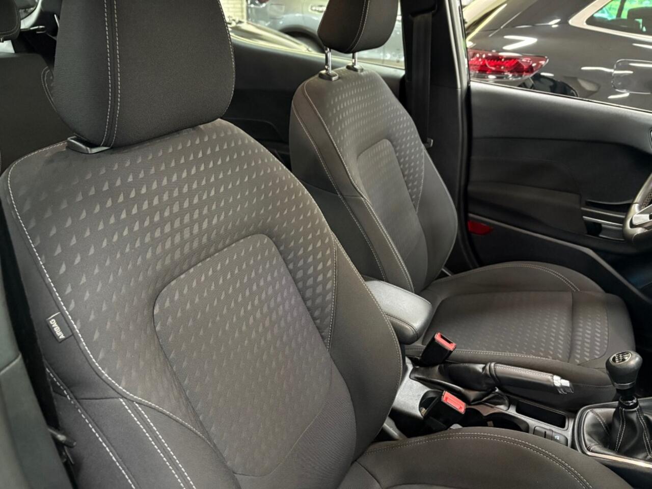 Ford FIESTA 1.0 Ecob. Titanium Navigatie ECC Cruise Dab / Multimedia