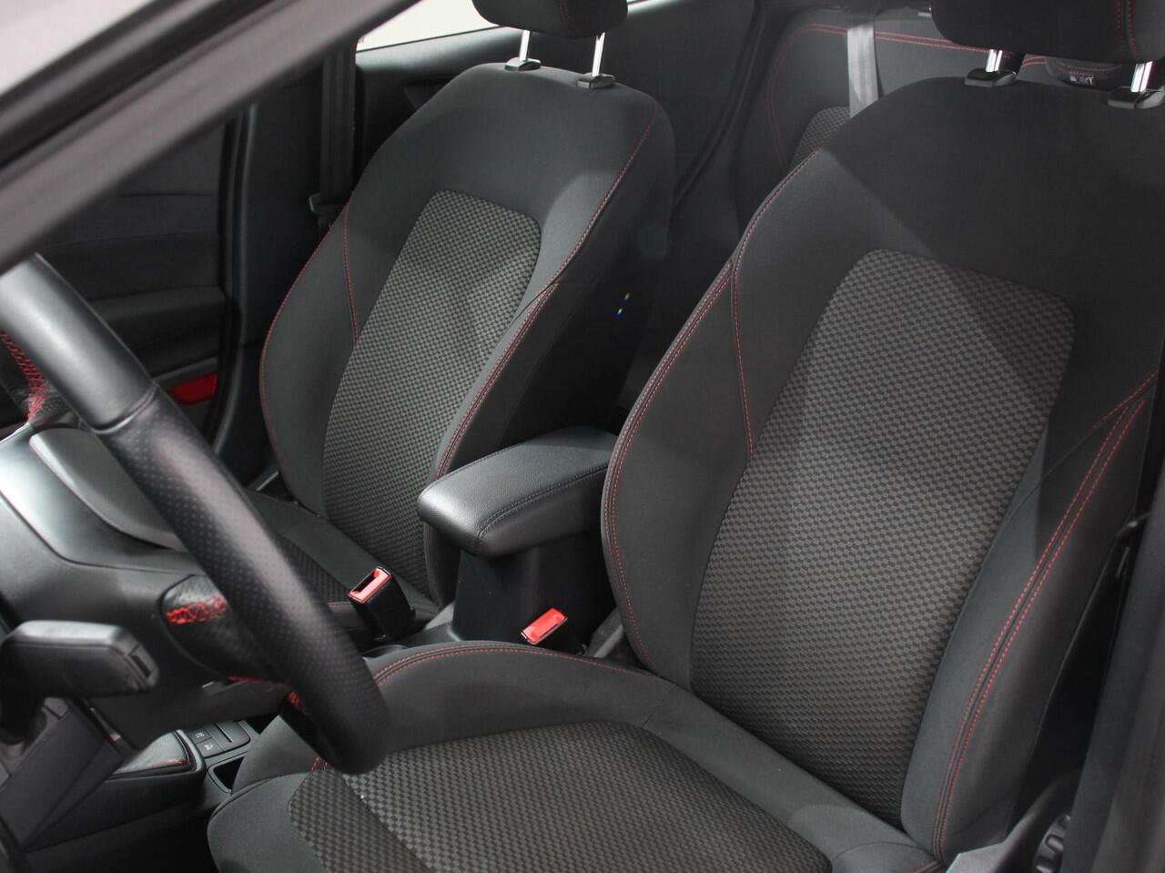 Ford FIESTA 1.0 EcoBoost 125pk mHEV Hybrid ST-Line X Nordic | Navigatie | Climate Control | Cruise control | Stoelverwarming | Parkeer sensoren | Lichtmetalen velgen