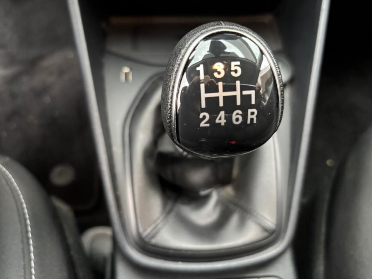 Ford FIESTA 1.0 ECOB. CONNECTED 101PK NAVI AIRCO CRUISE CONTROL