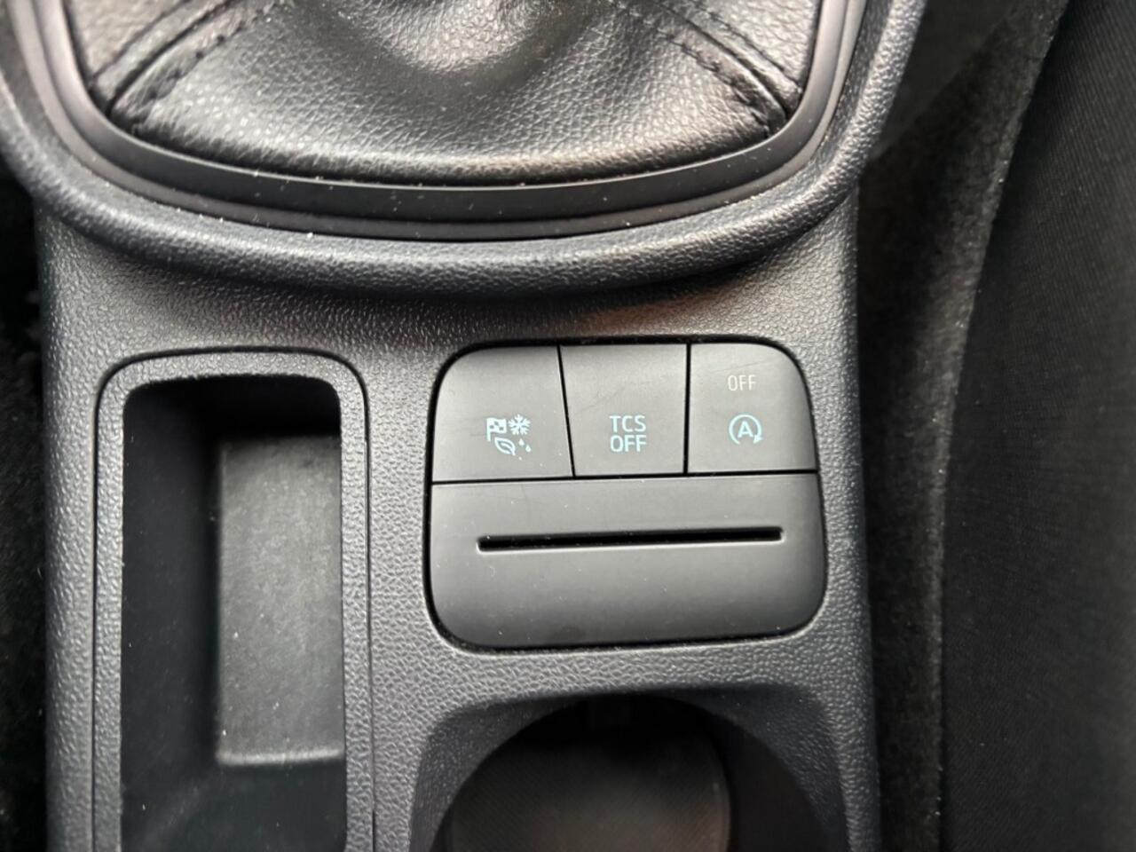 Ford FIESTA 1.0 ECOB. CONNECTED 101PK NAVI AIRCO CRUISE CONTROL