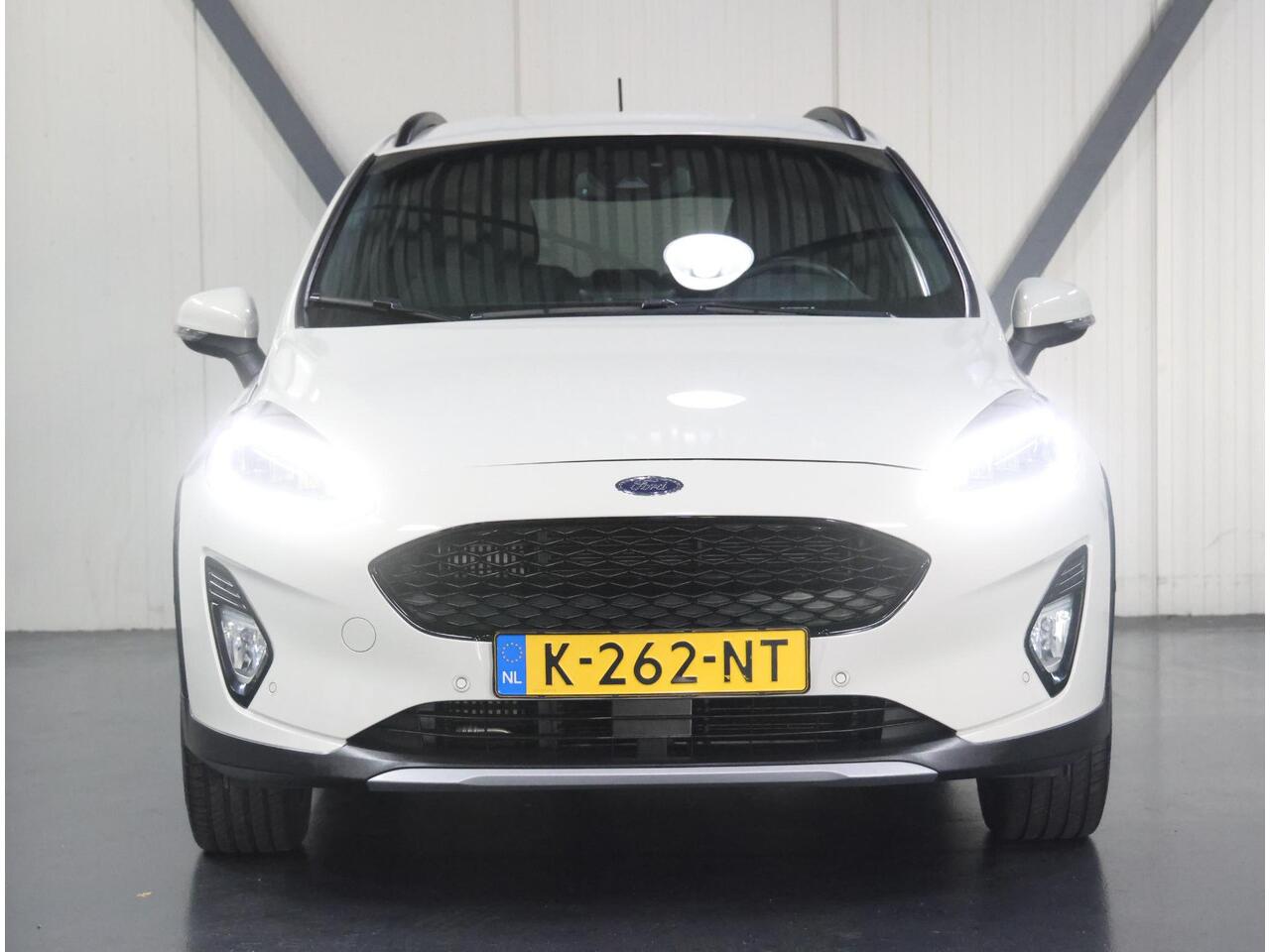 Ford FIESTA 95PK Active X | 1ste eigenaar | AppleCarplay/AndroidAuto | Armsteun | Trekhaak | Winterpakket | Adaptive Cruise Control | Navigatie | Climate Control | LED | Bang&Olufsen Audio | Isofix | Privacy Glass | Parkeersensoren |