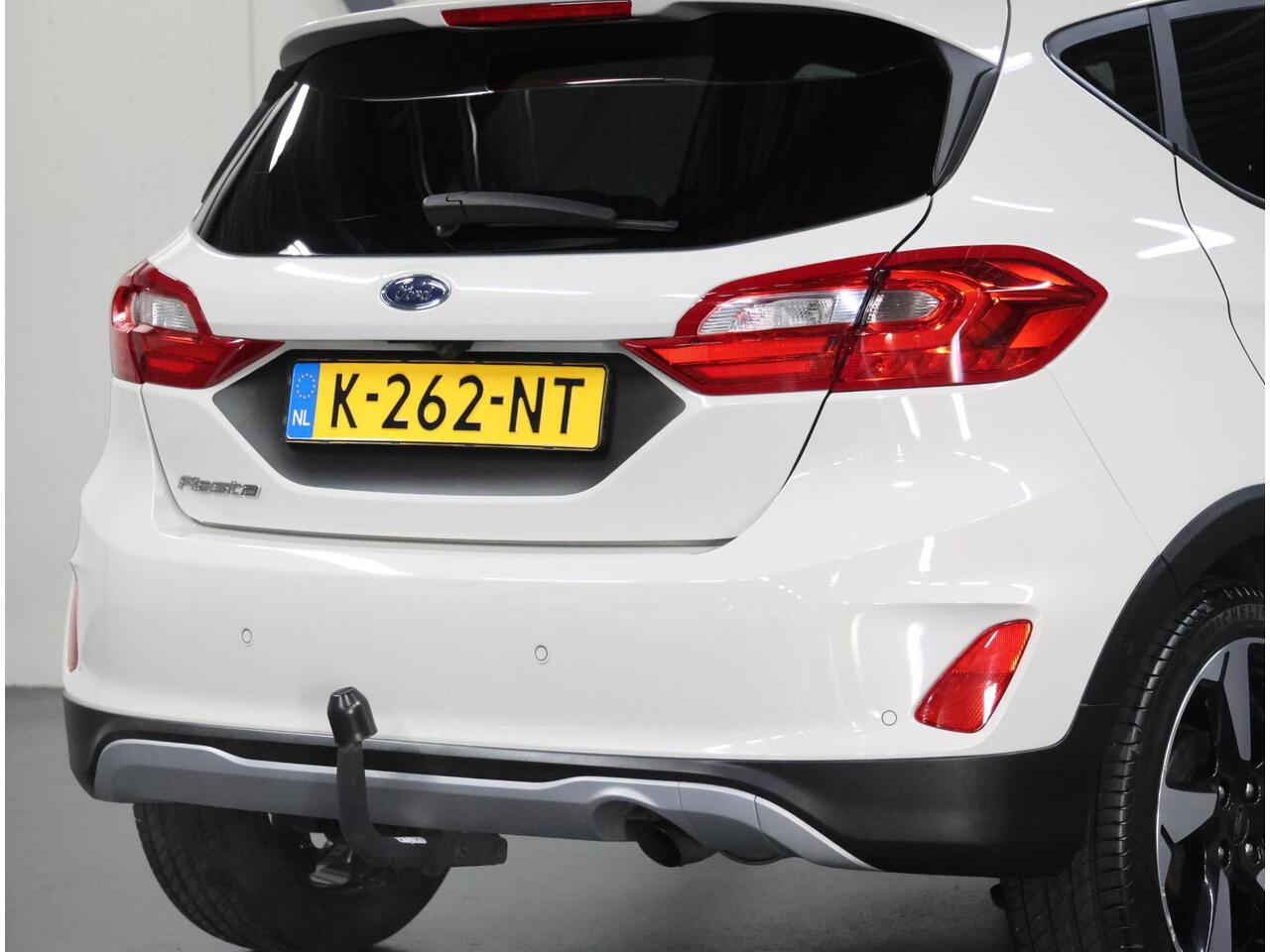 Ford FIESTA 95PK Active X | 1ste eigenaar | AppleCarplay/AndroidAuto | Armsteun | Trekhaak | Winterpakket | Adaptive Cruise Control | Navigatie | Climate Control | LED | Bang&Olufsen Audio | Isofix | Privacy Glass | Parkeersensoren |