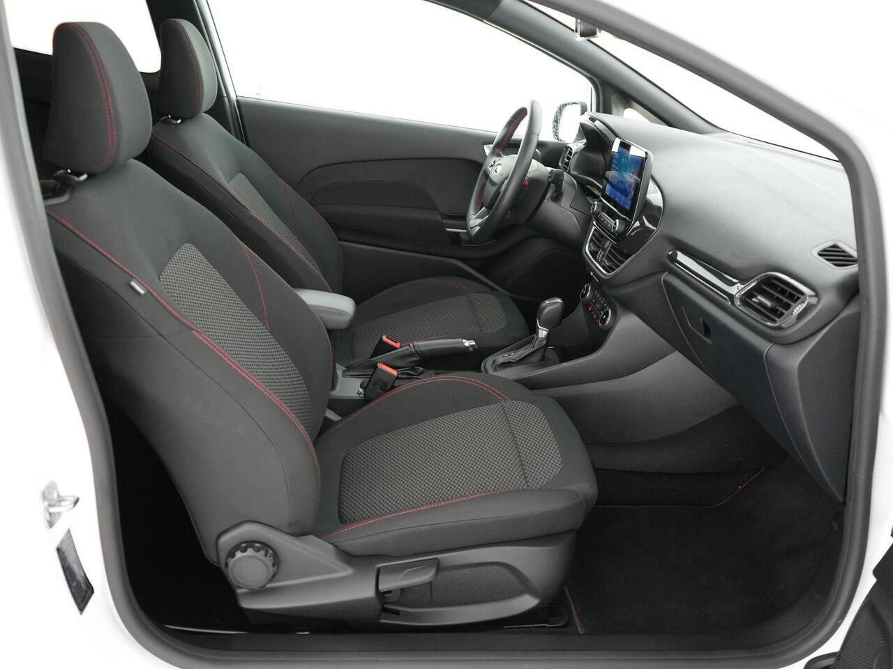 Ford FIESTA ST-Line 1.0 125pk AUTOMAAT |panoramadak|LED-koplampen|18" lichtmetalen wielen|Apple Carplay|blindspot|winter pack|parkeersensoren en camera|adaptive cruise control|