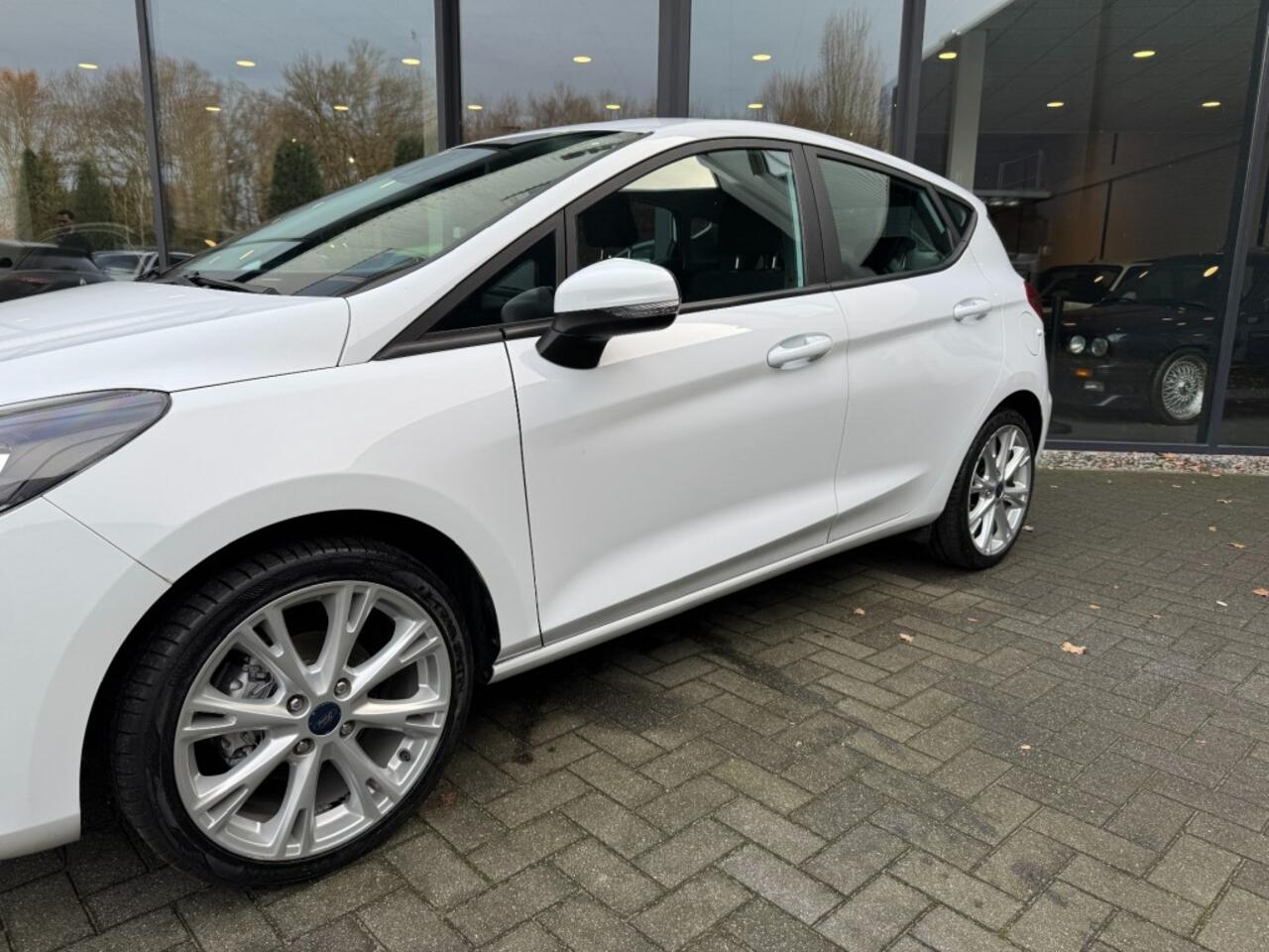 Ford FIESTA 1.0 101pk EcoBoost Connected ,Navi,Cruise,Elekt,CarPlay,17Inch Lmv