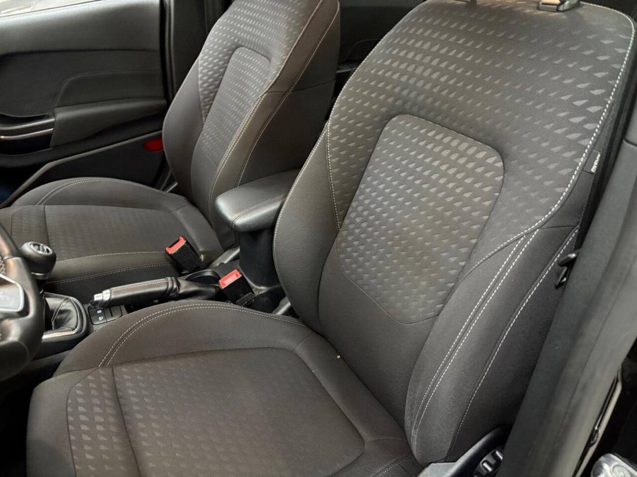 Ford FIESTA 1.0 Ecob. Titanium Navigatie ECC Cruise Dab / Multimedia