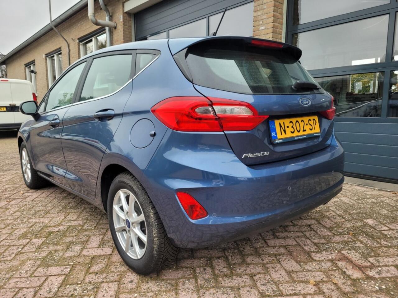 Ford FIESTA 1.0 Turbo Ecoboost 100pk Titanium carplay, navi, ecc, lmw, cruise, xenon,