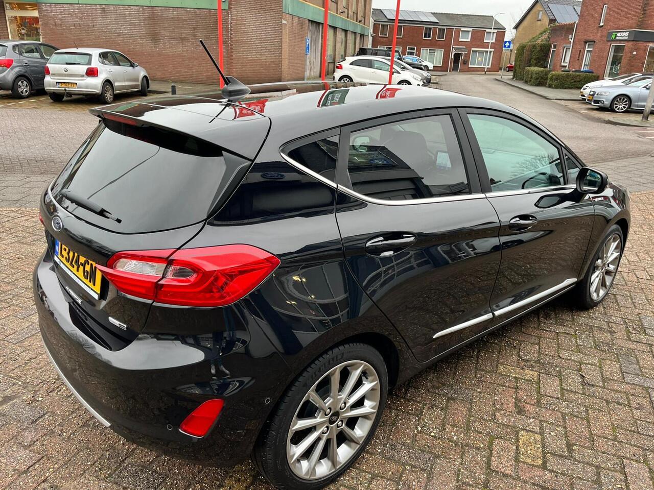 Ford FIESTA 1.0 EcoBoost Hybrid Vignale Lederen bekleding-125pk-addaptieve cruise-winterpack