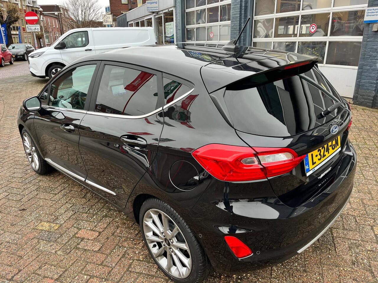 Ford FIESTA 1.0 EcoBoost Hybrid Vignale Lederen bekleding-125pk-addaptieve cruise-winterpack
