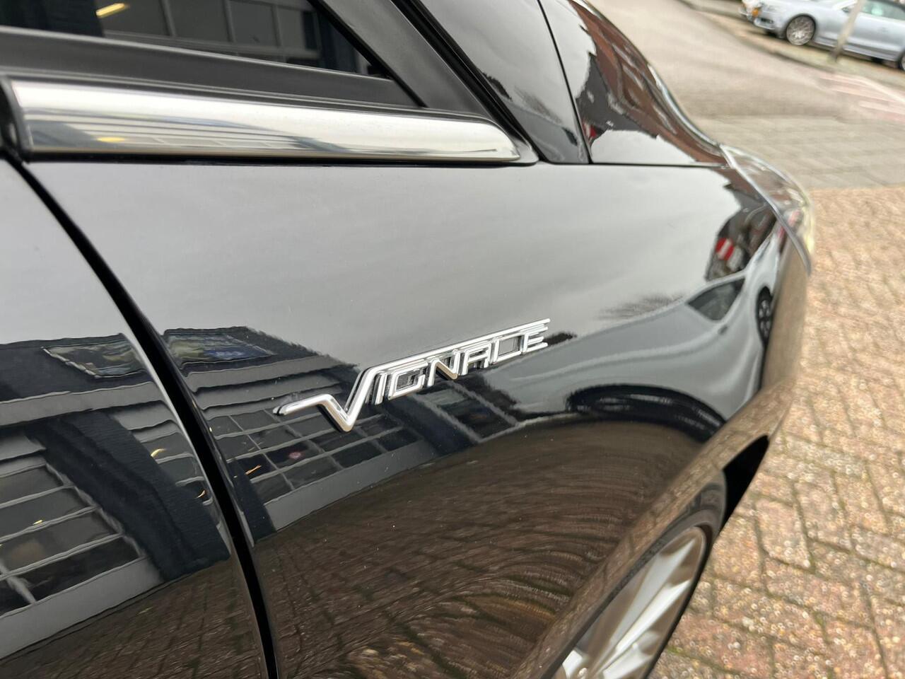 Ford FIESTA 1.0 EcoBoost Hybrid Vignale Lederen bekleding-125pk-addaptieve cruise-winterpack