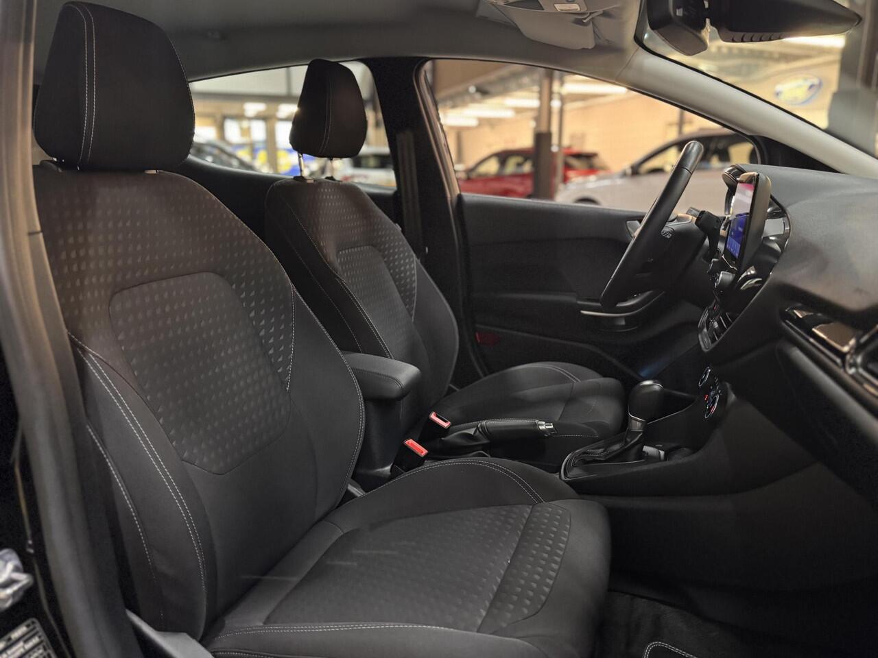 Ford FIESTA 125pk Titanium-X Automaat Navi Camera Dodehoek Parking Winter pack Adap Cruise Dealeronderhouden