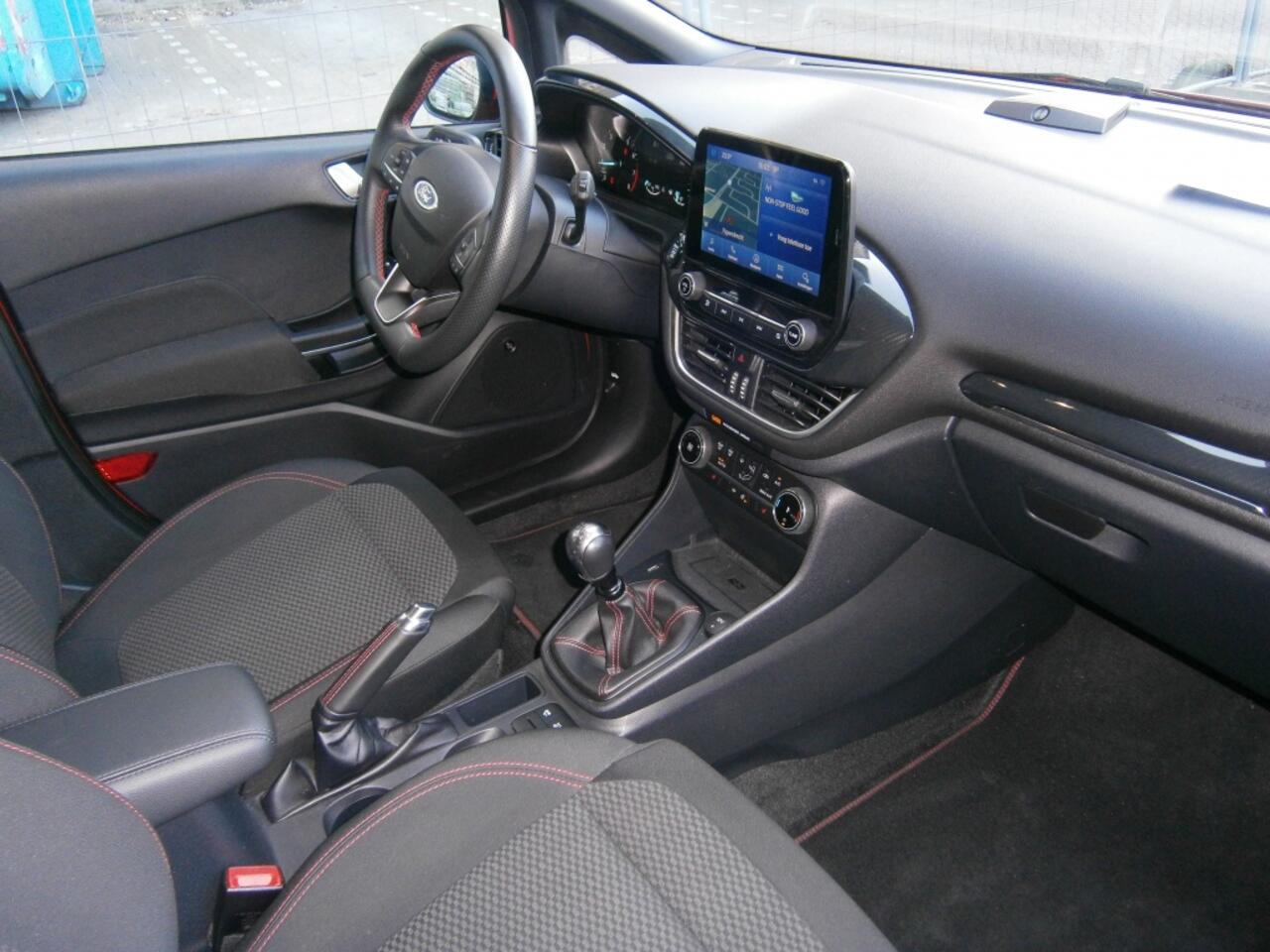 Ford FIESTA 1.0 EcoB. ST-Line X, Navi, Winterpack, Key-less, B&O audio.