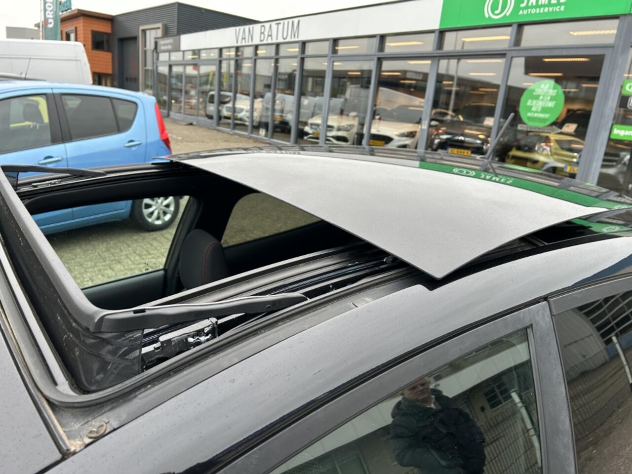 Ford FIESTA 1.0 EcoBoost Hybrid ST-Line X panodak