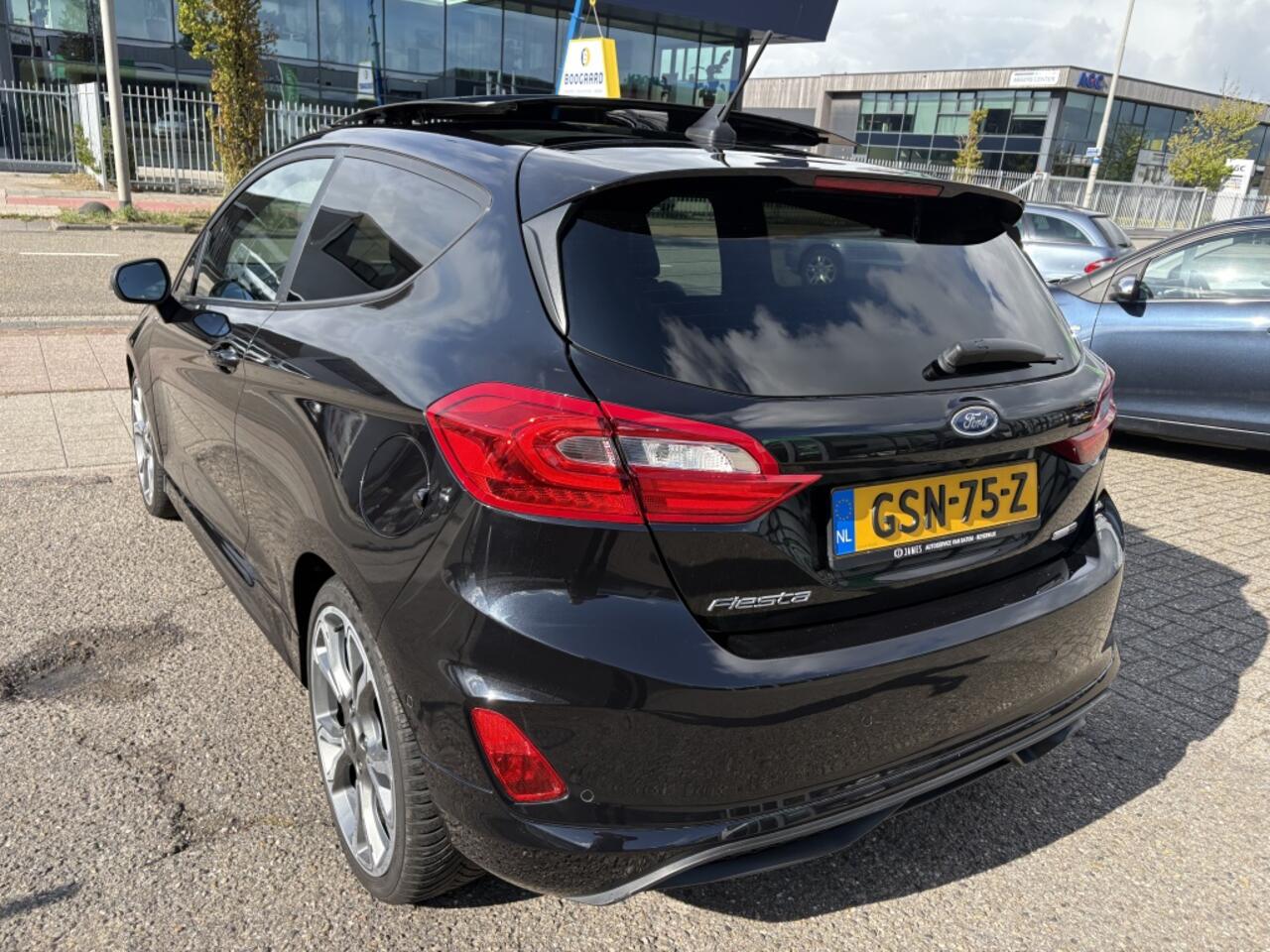 Ford FIESTA 1.0 EcoBoost Hybrid ST-Line X panodak