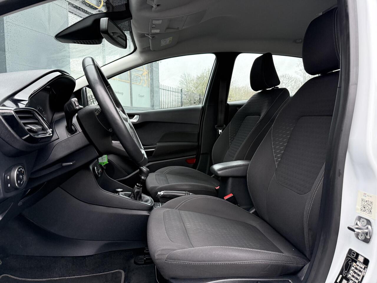 Ford FIESTA 1.0 EcoBoost Hybrid ST-Line X Navi,125pk,6 Bak,Carplay,Camera,Stoelverw,Stuurverw,Clima,Cruise,Pdc V+A,Lm velgen,N.A.P,Apk tot 04-2027