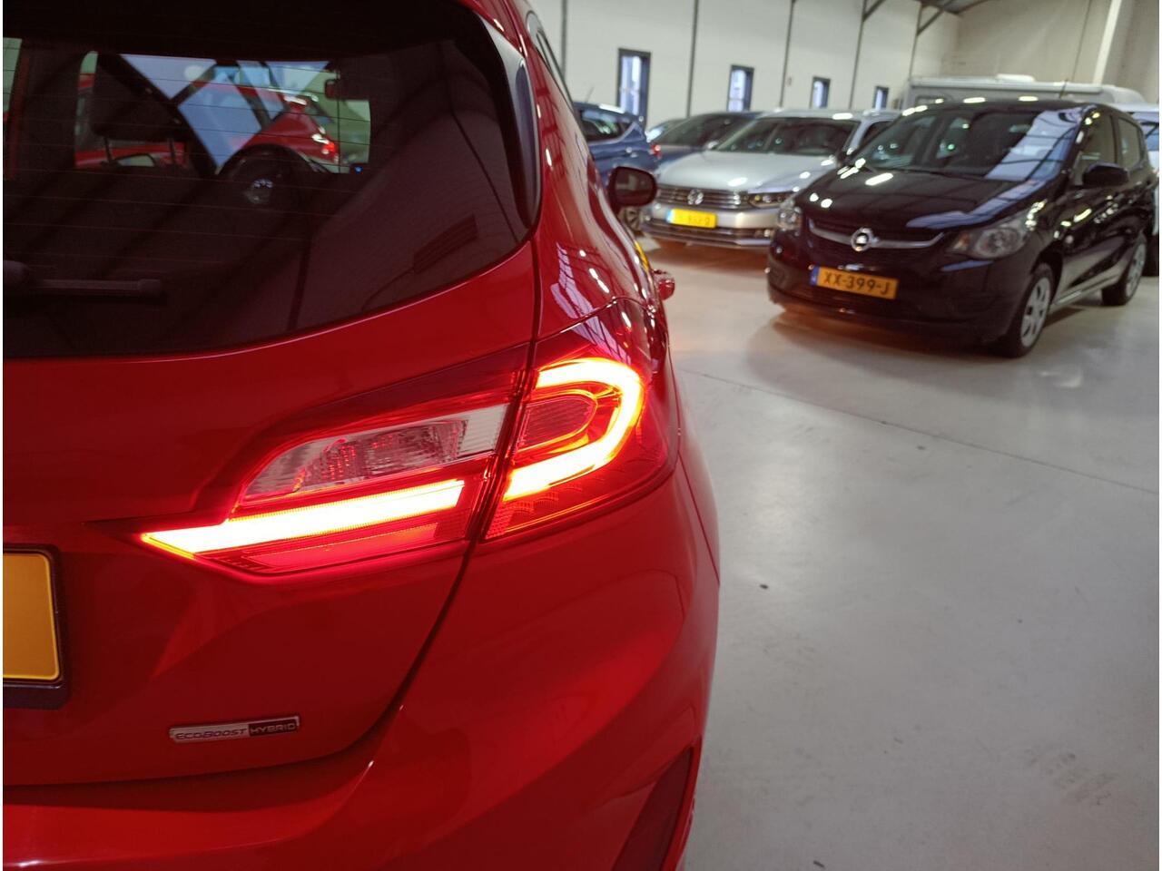 Ford FIESTA 1.0 EcoBoost Hybrid ST-Line Lmv | Parkeer sensoren | KeyLess | Navigatie | Airco Autmatisch