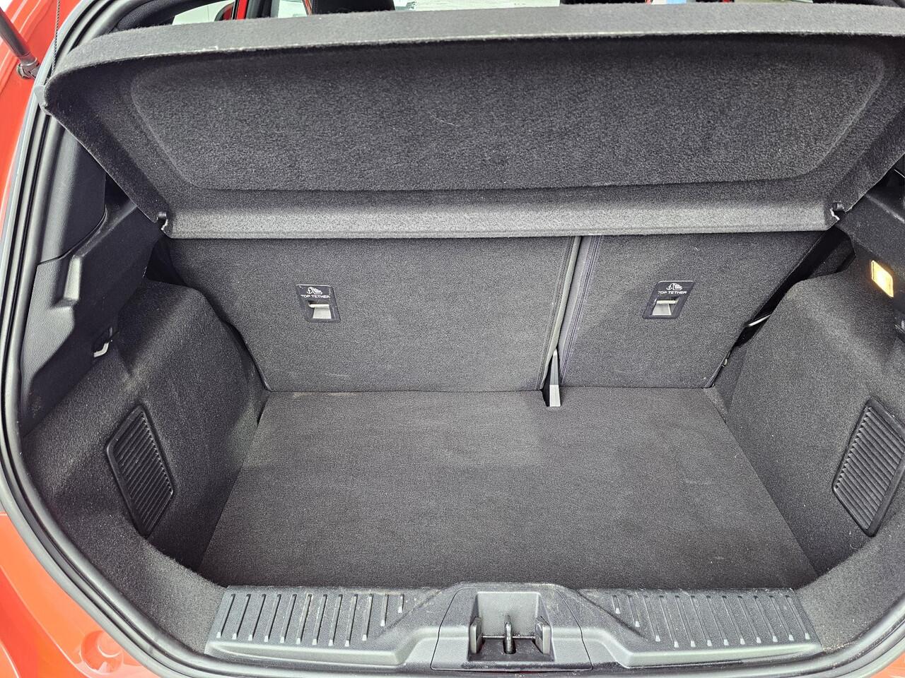 Ford FIESTA 1.0 EcoBoost Hybrid ST-Line X B&O geluid | Cruise control | Navigatie | Draadloos laden | Automatisch inparkeren etc.