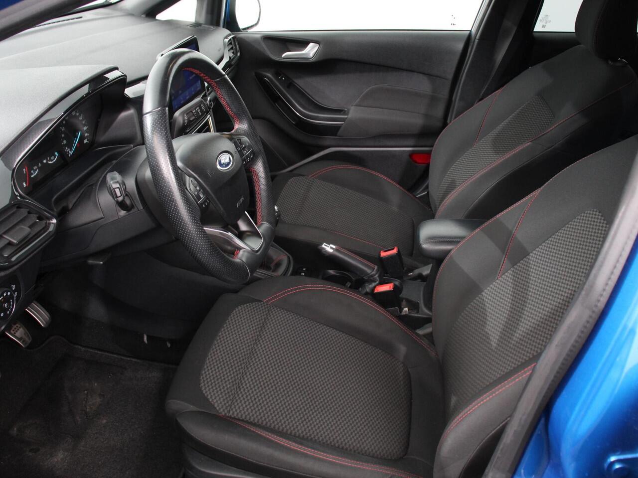Ford FIESTA 1.0 EcoBoost ST-Line | Navigatie | Climate Control | DAB | Lichtmetalen Velgen | Parkeer sensoren | Cruise Control