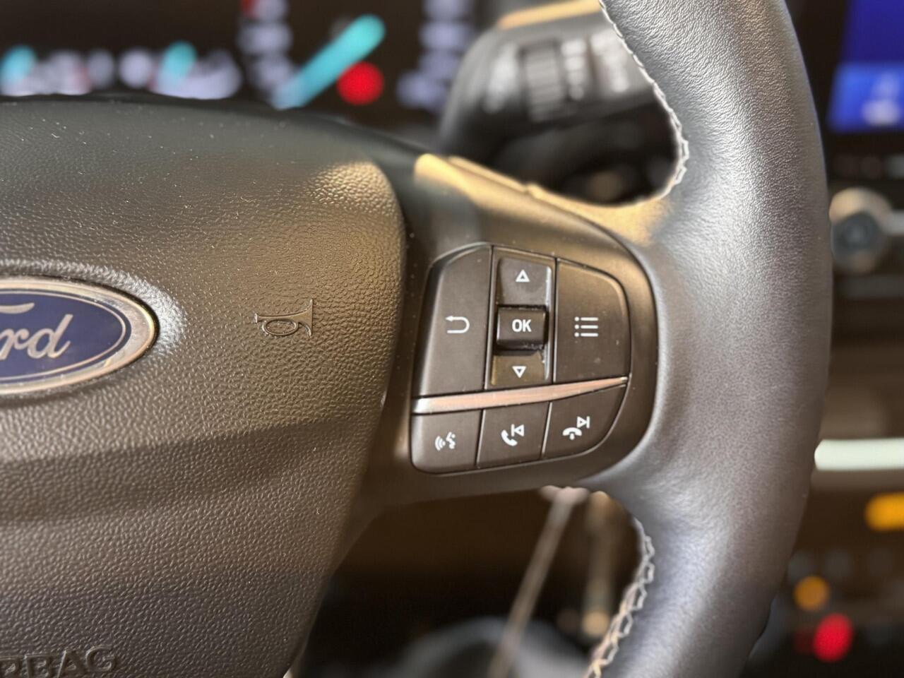 Ford FIESTA 95pk Titanium Navi Camera Ad. Cruise Winter Parking Dodehoek pack Privacy Glass Dealeronderhouden