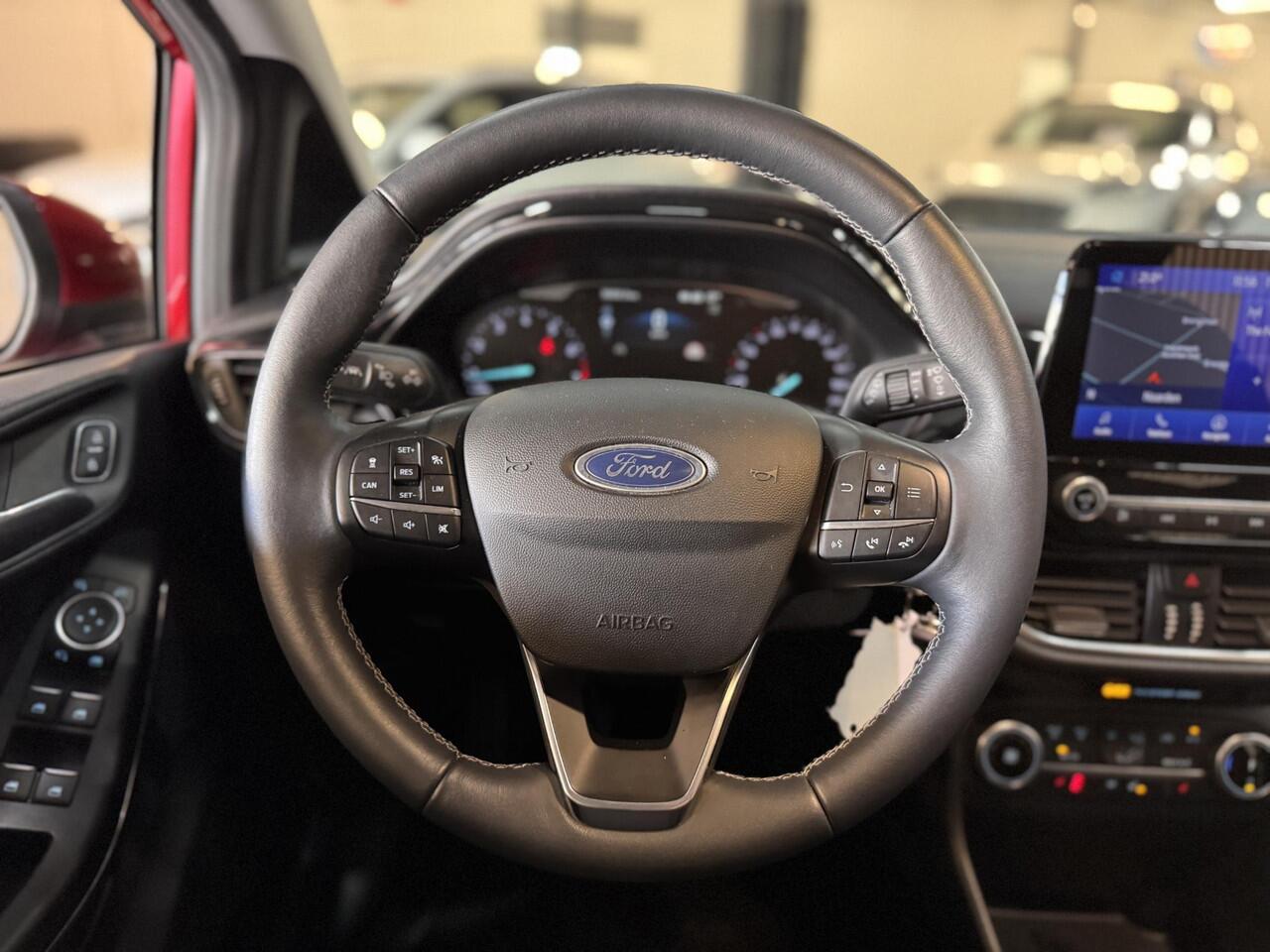 Ford FIESTA 95pk Titanium Navi Camera Ad. Cruise Winter Parking Dodehoek pack Privacy Glass Dealeronderhouden