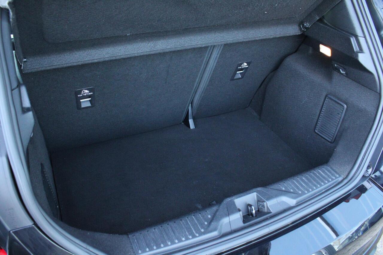 Ford FIESTA 1.0 EcoBoost ST-Line | Stoel + Stuurverwarming | Parkeersensoren | Climate Control | Cruise Control | Navigatie |
