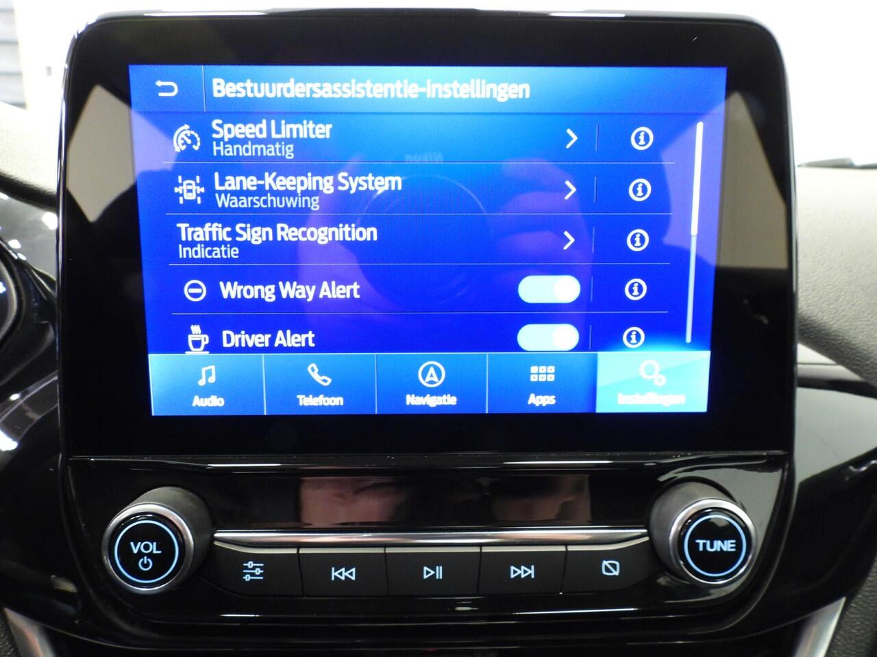 Ford FIESTA 1.0 EcoBoost Hybrid Titanium NAVI/CLIMA/CRUISE/LED/LMV!