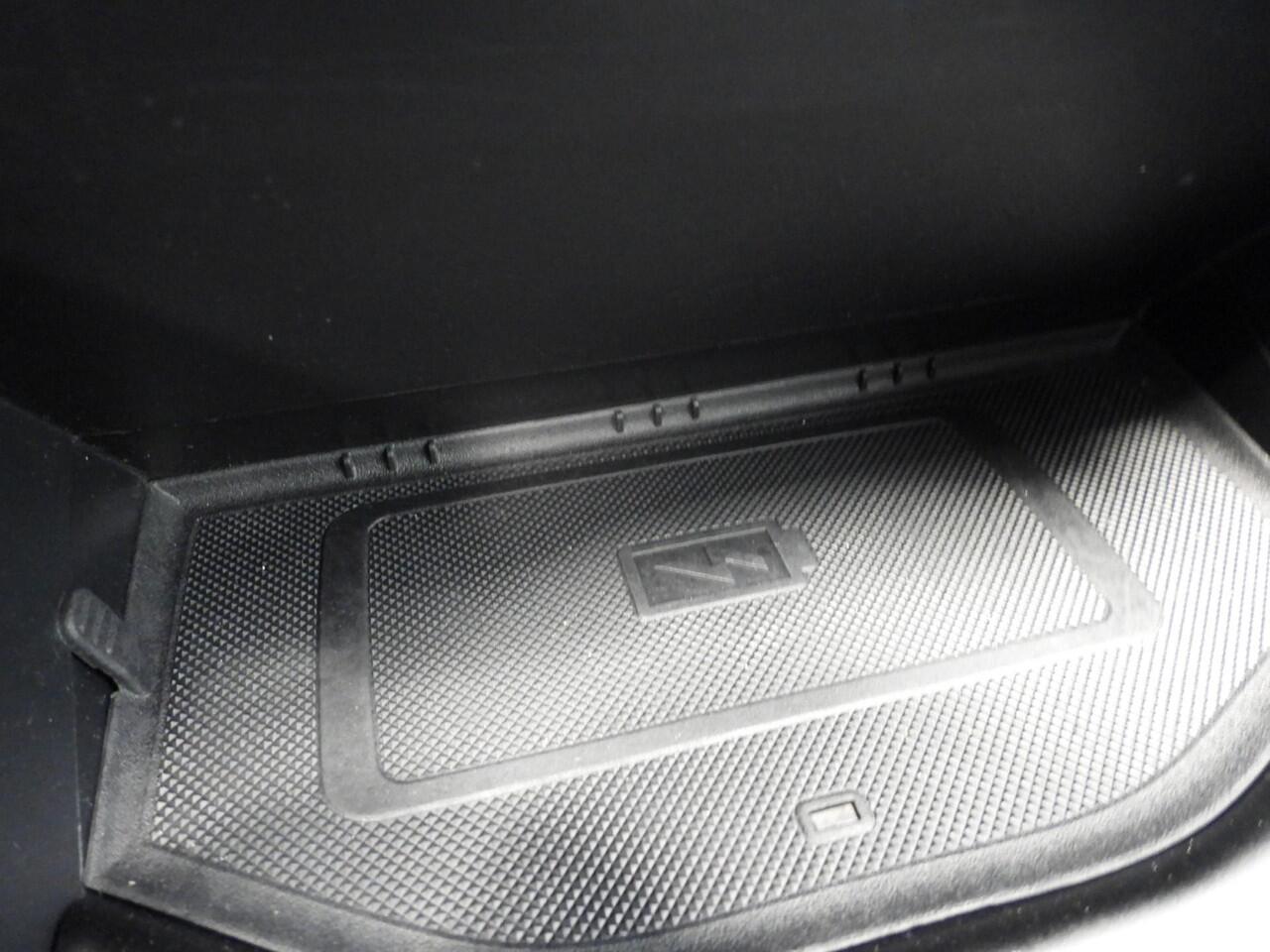 Ford FIESTA 1.0 EcoBoost Hybrid Titanium NAVI/CLIMA/CRUISE/LED/LMV!