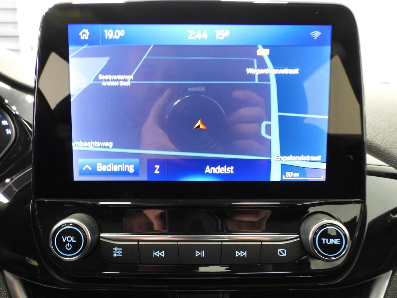 Ford FIESTA 1.0 EcoBoost Hybrid Titanium NAVI/CLIMA/CRUISE/LED/LMV!