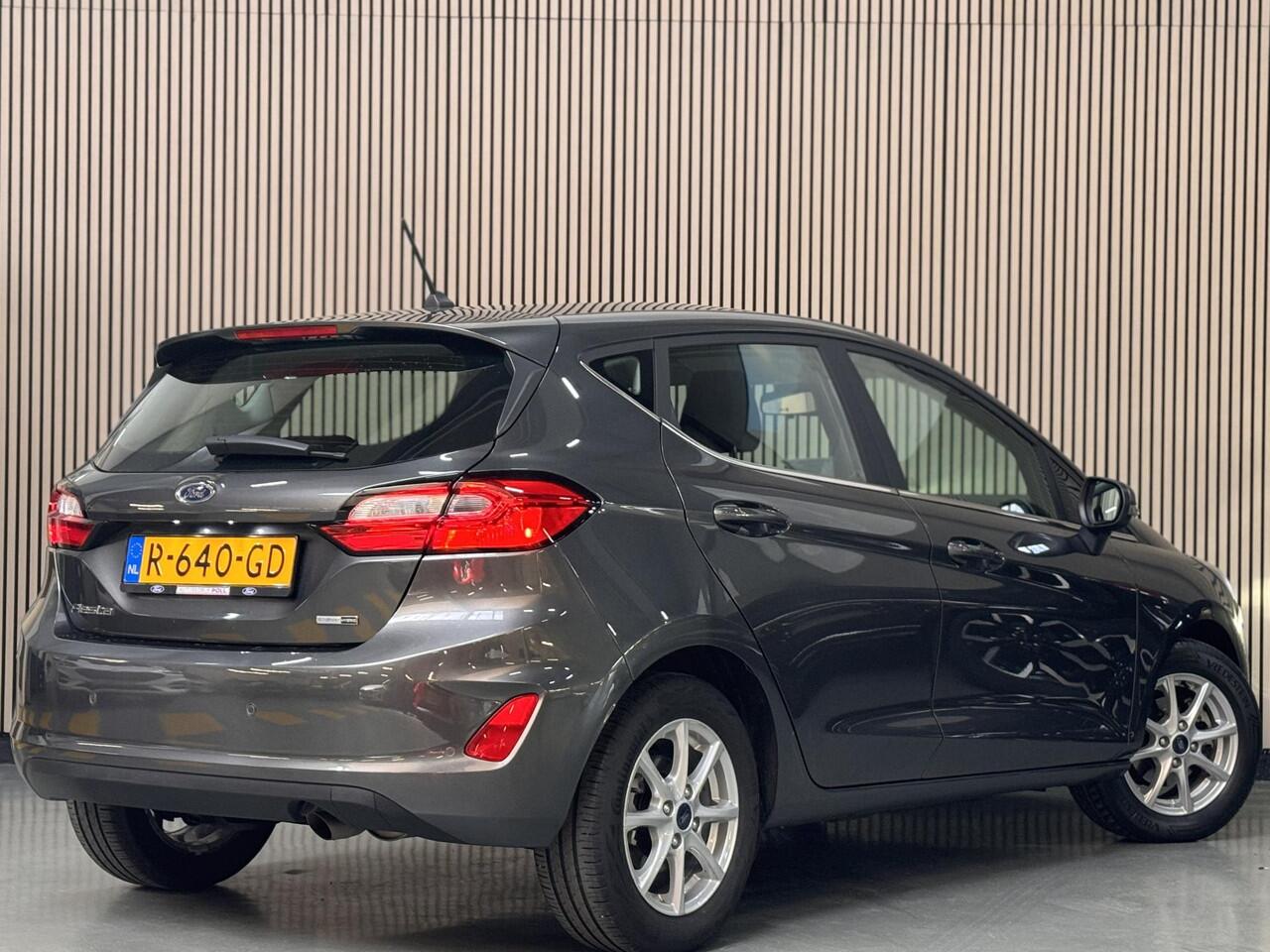 Ford FIESTA 125pk Hybrid Automaat Titanium Climat Adap Cruise Parkeersensoren NL-Auto Dealeronderhouden