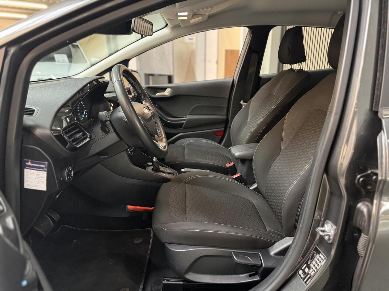 Ford FIESTA 125pk Hybrid Automaat Titanium Climat Adap Cruise Parkeersensoren NL-Auto Dealeronderhouden