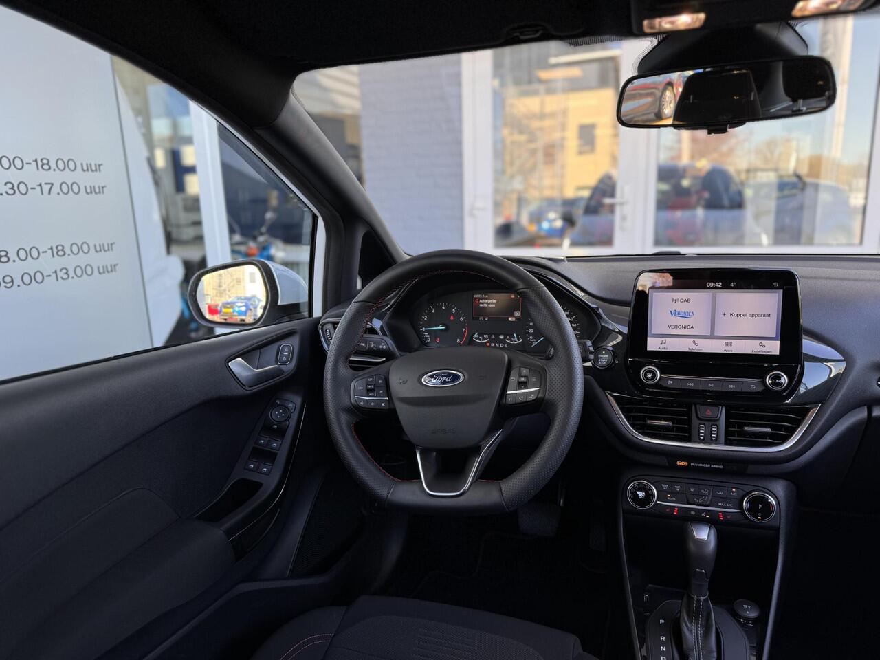 Ford FIESTA 125pk EcoB Hybrid Automaat ST-Line Camera Winter Parking pack Garantie 19-7-2027/max. 100.000km