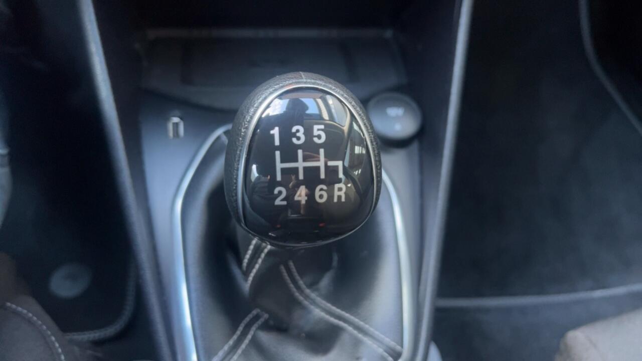 Ford FIESTA 1.0 ecoboost titanium hybrid