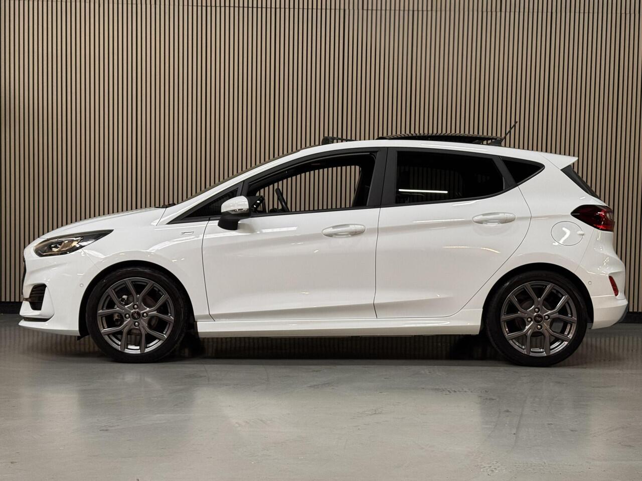 Ford FIESTA 125pk Eco Hybrid ST-Line X Panoramadak Full Options Winter Parking B&O pack Dealeronderhouden NL-Auto