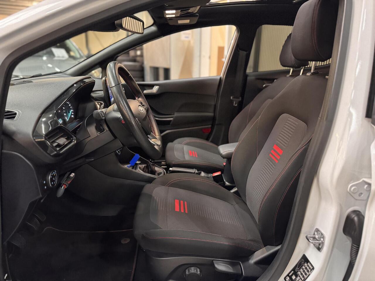 Ford FIESTA 125pk Eco Hybrid ST-Line X Panoramadak Full Options Winter Parking B&O pack Dealeronderhouden NL-Auto